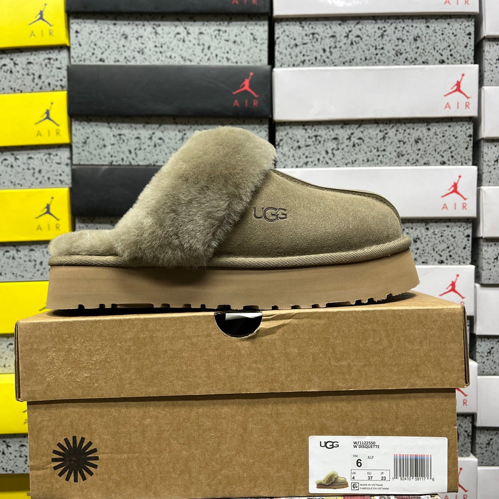UGG Tazz Platform Snow Boot in Chestnut