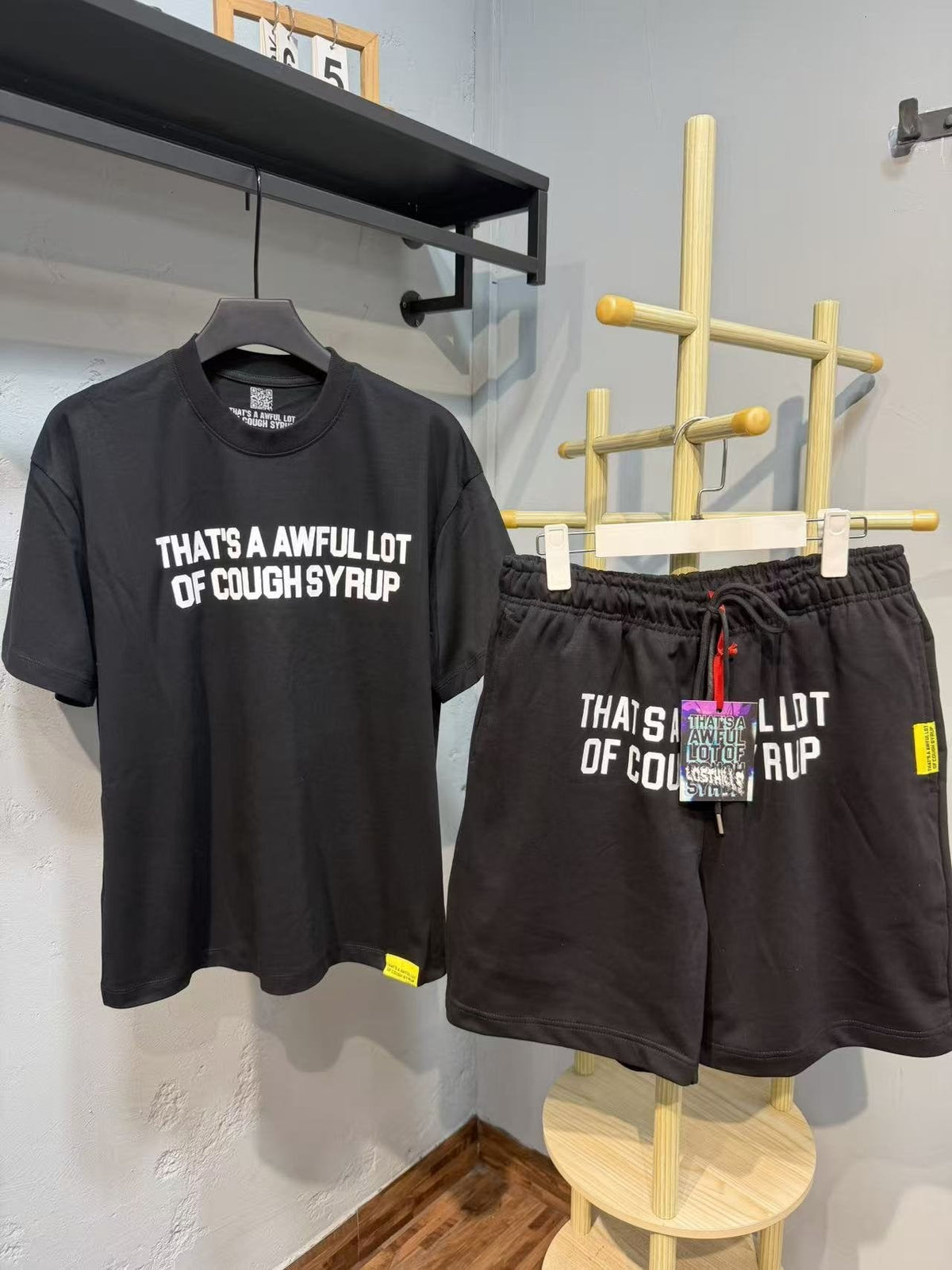 THAT'S A AWFUL LOT OF COUGH SYRUP Graphic Short-Sleeve Set