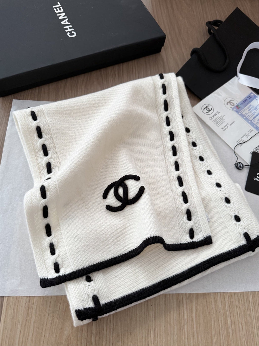 Chanel Style Contrast-Stitch Knit Scarf