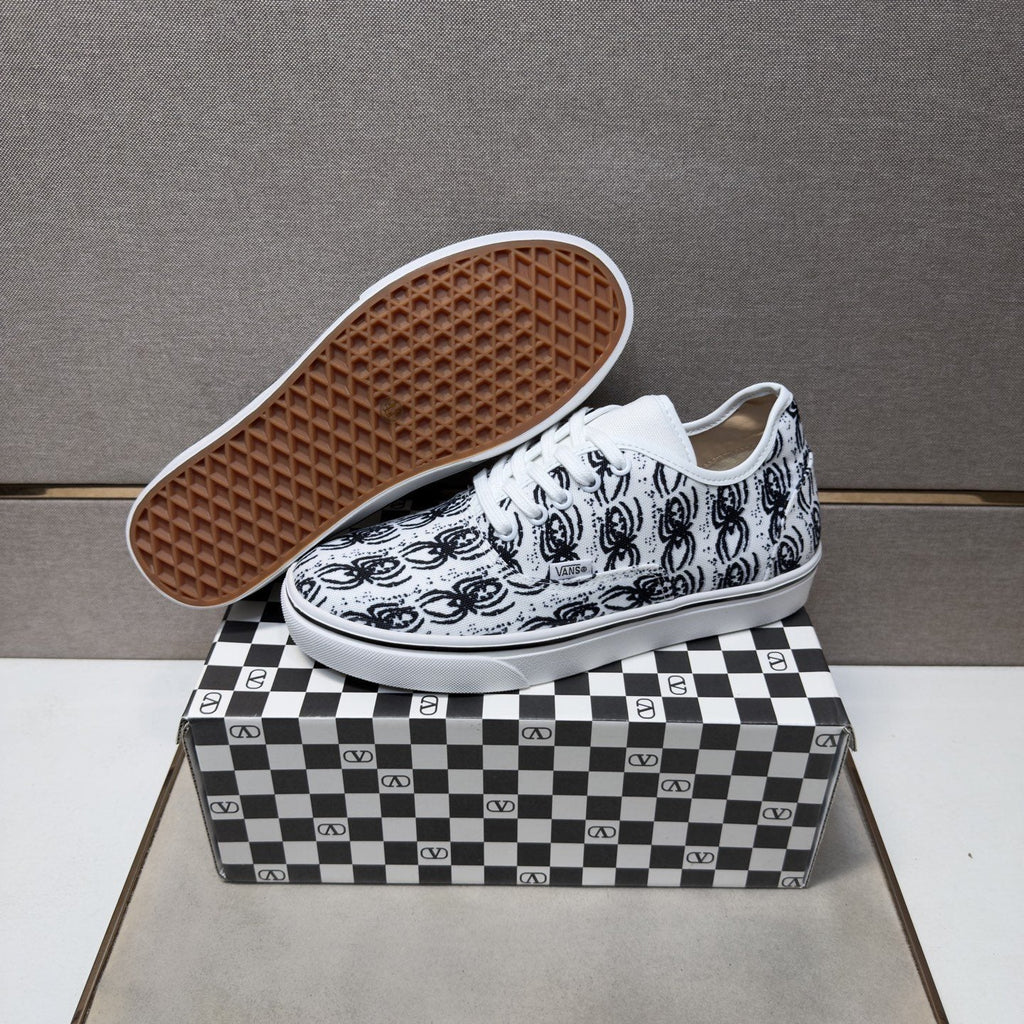 Vans Men's Black Graphic Print Low-Top Sneakers