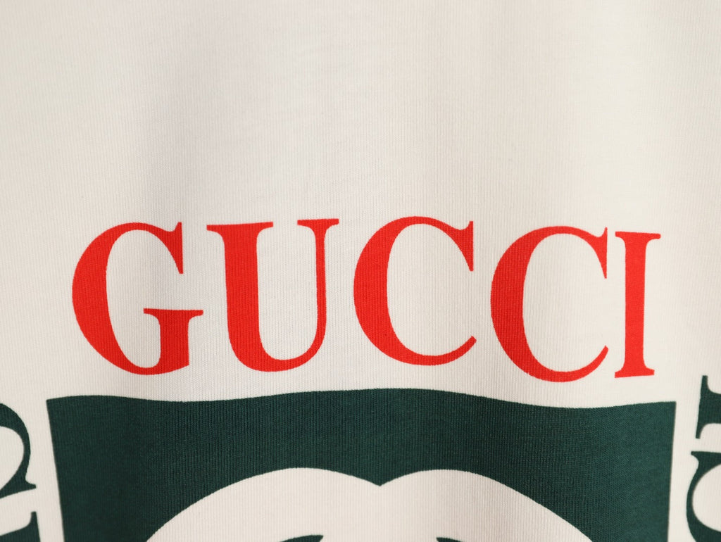 Gucci Interlocking-G Square Lettering T-Shirt - Cream with Red and Green